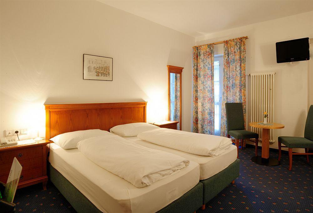 Hotel Teutschhaus Cortina Sulla Strada Del Vino Kültér fotó