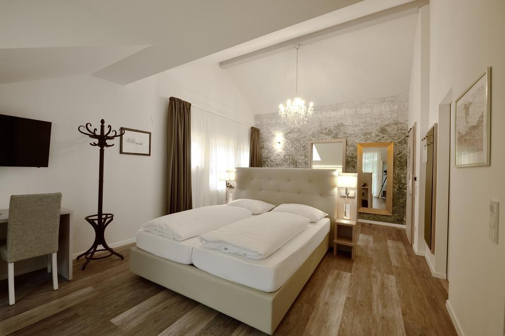 Hotel Teutschhaus Cortina Sulla Strada Del Vino Kültér fotó