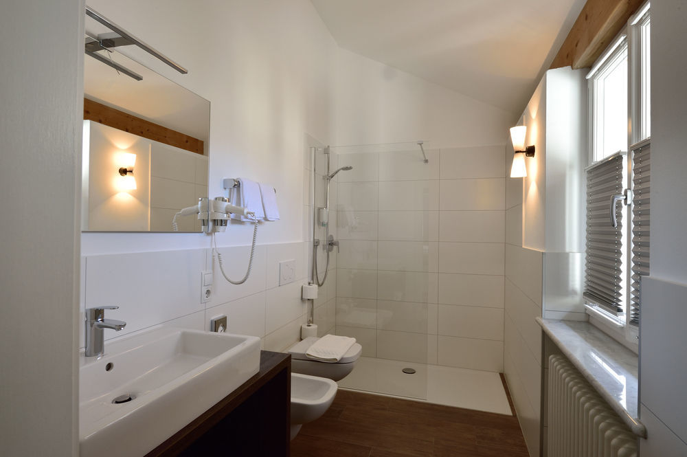 Hotel Teutschhaus Cortina Sulla Strada Del Vino Kültér fotó