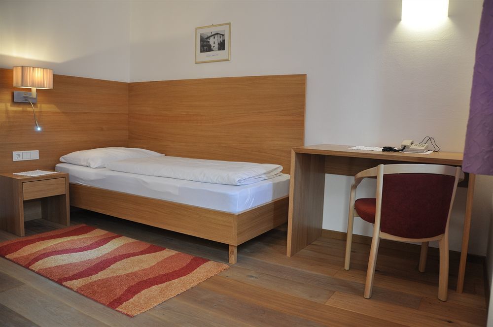 Hotel Teutschhaus Cortina Sulla Strada Del Vino Kültér fotó