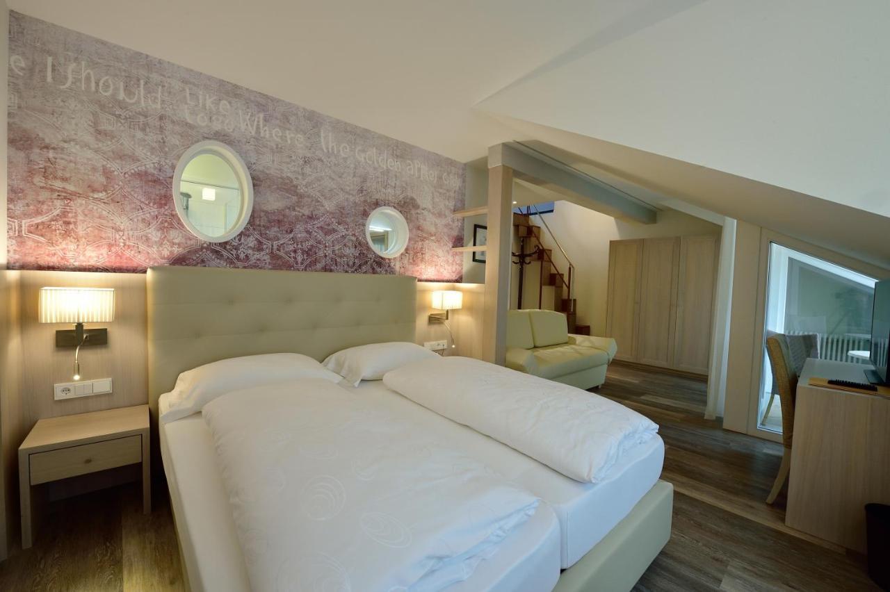 Hotel Teutschhaus Cortina Sulla Strada Del Vino Kültér fotó