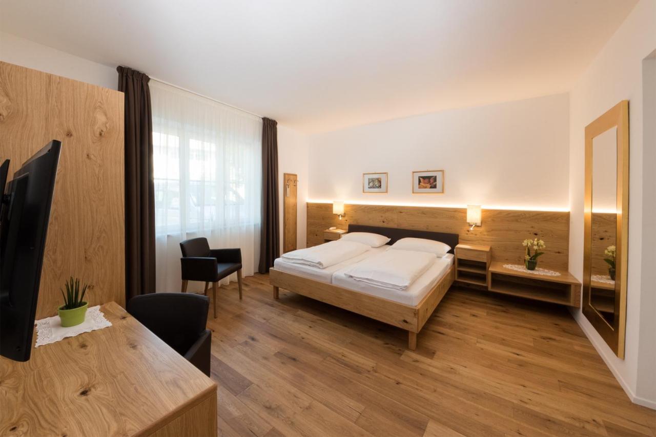 Hotel Teutschhaus Cortina Sulla Strada Del Vino Kültér fotó