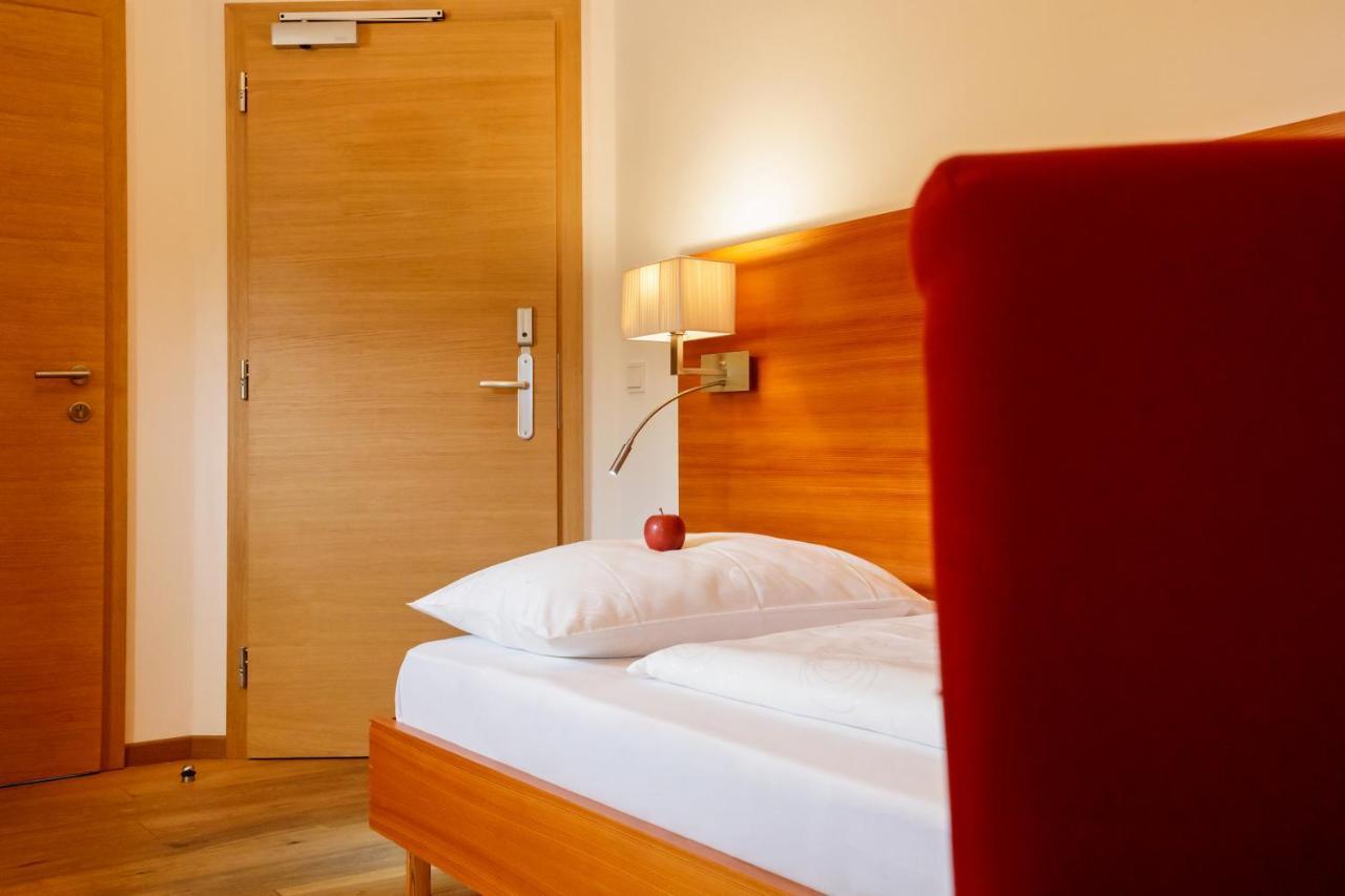 Hotel Teutschhaus Cortina Sulla Strada Del Vino Kültér fotó